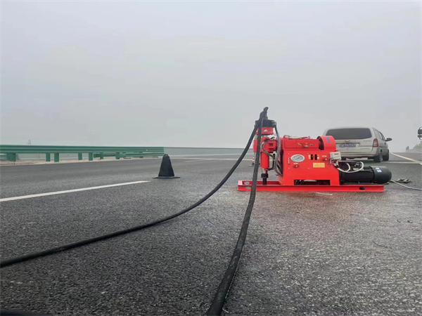 尉氏马路路基路面开裂下沉注浆加固灌浆